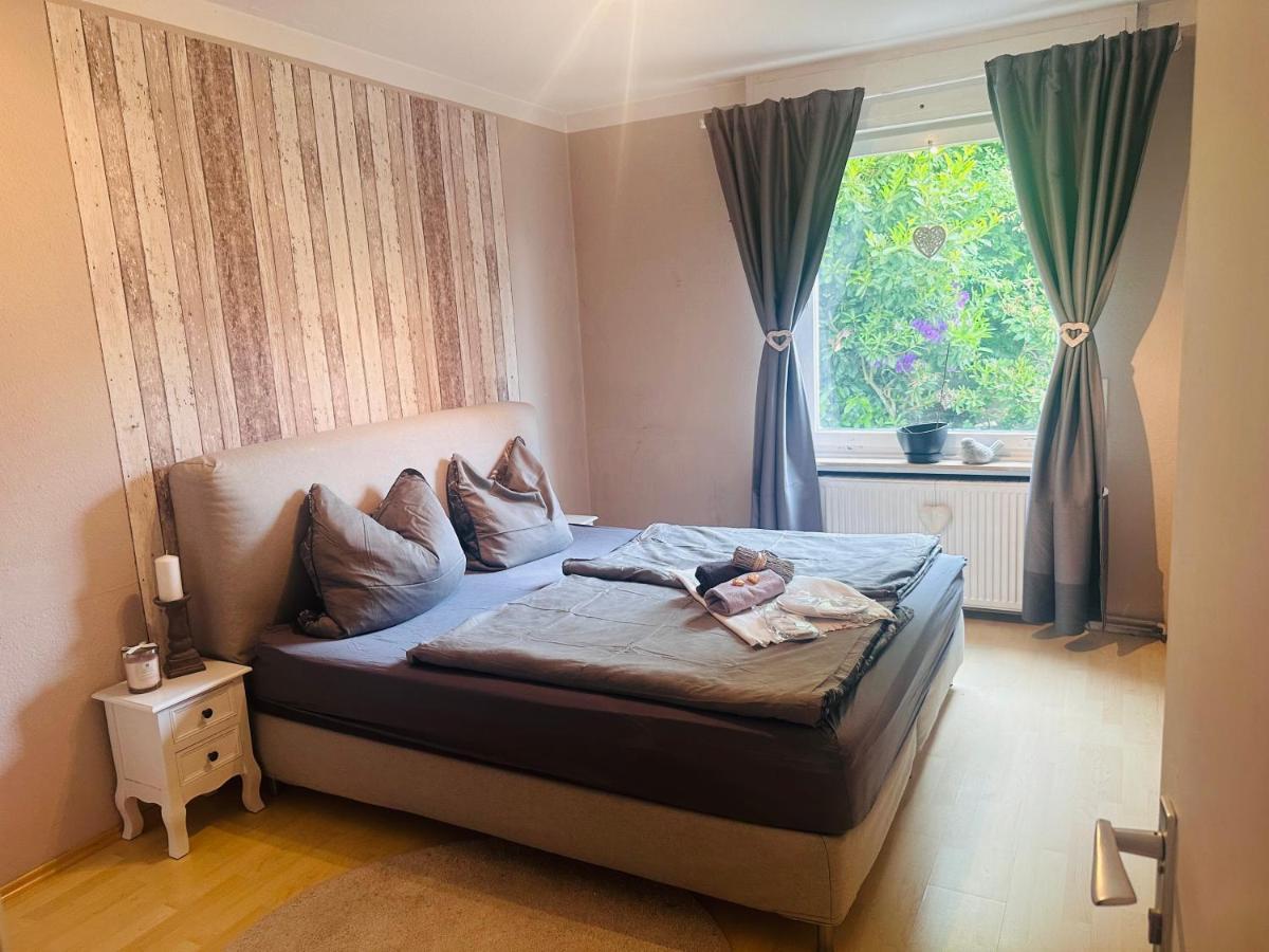 4 Zimmer 11 Personen Wohnung Garten Terrasse Grill 2 Badezimmer Wuppertal Luaran gambar