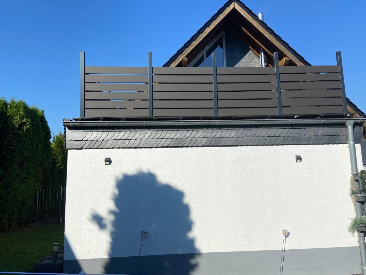 4 Zimmer 11 Personen Wohnung Garten Terrasse Grill 2 Badezimmer Wuppertal Luaran gambar