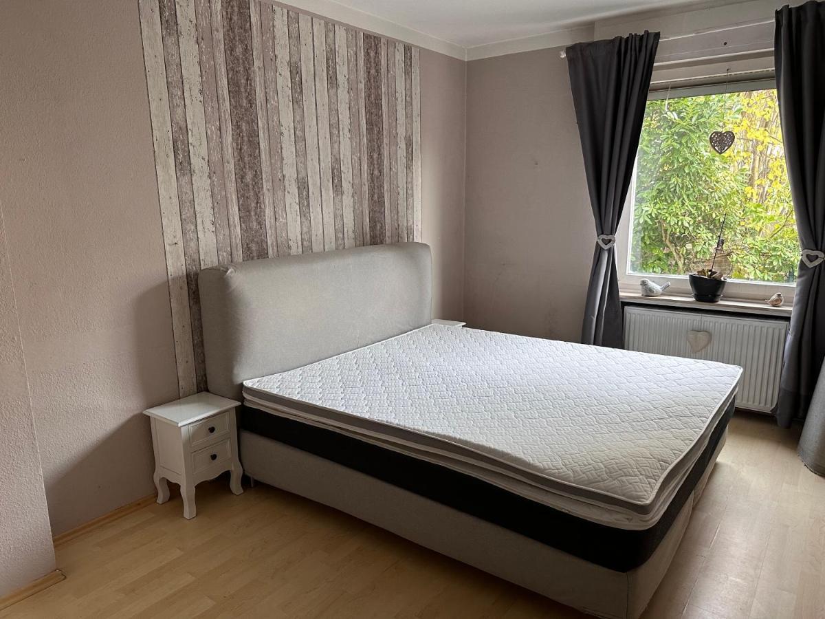 4 Zimmer 11 Personen Wohnung Garten Terrasse Grill 2 Badezimmer Wuppertal Luaran gambar
